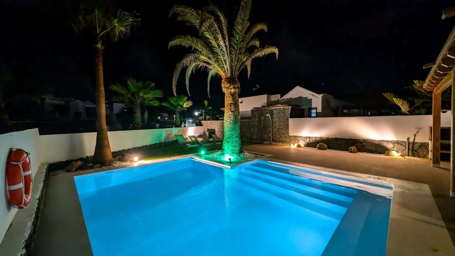Villa Axular With Heated Private Pool Playa Blanca  0*, Playa Blanca (Lanzarote)