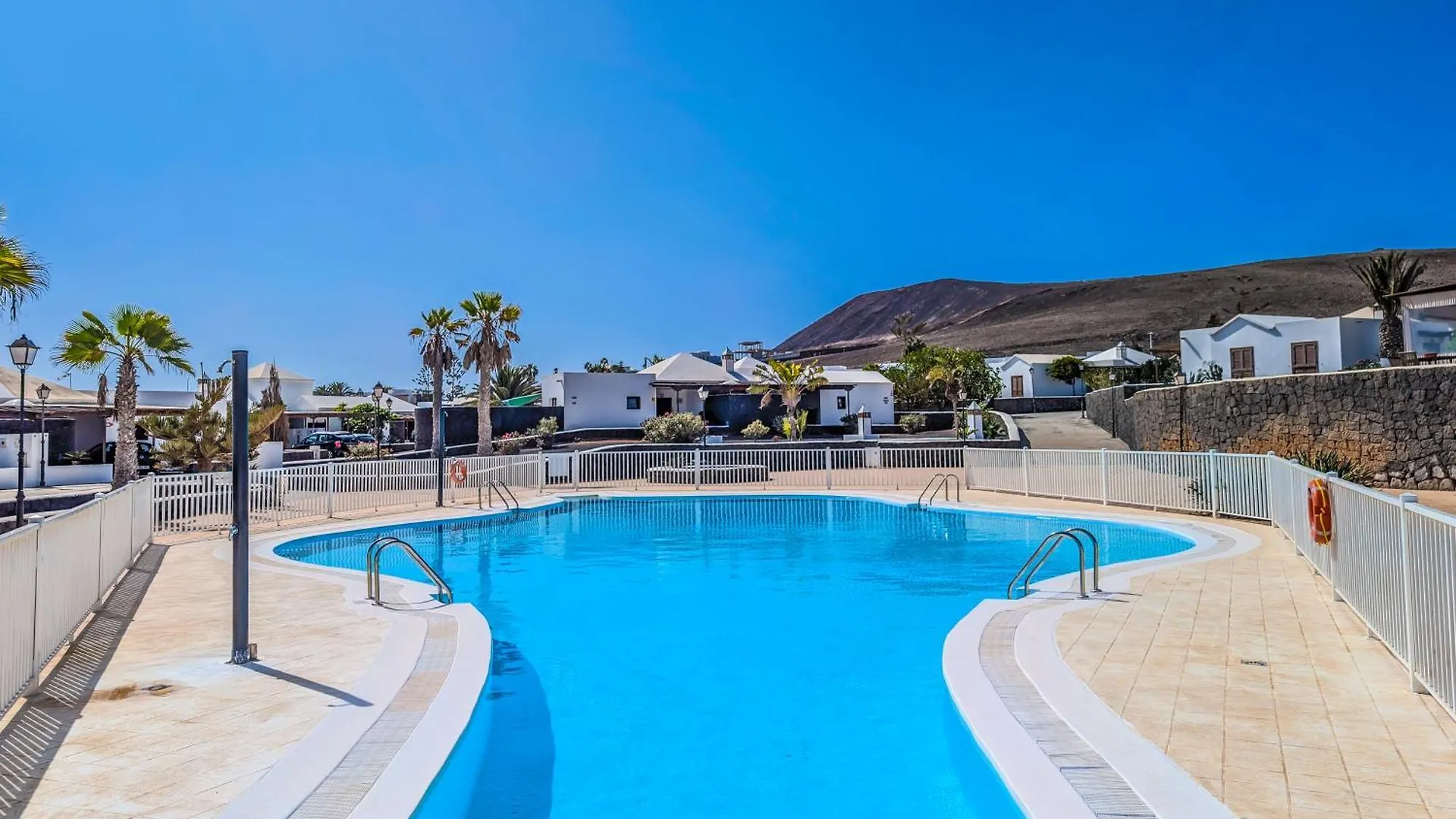 Villa Axular With Heated Private Pool Playa Blanca  0*, Playa Blanca (Lanzarote)